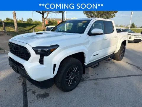 White 2024 Toyota Tacoma TRD Sport for sale in Kansas City, MO