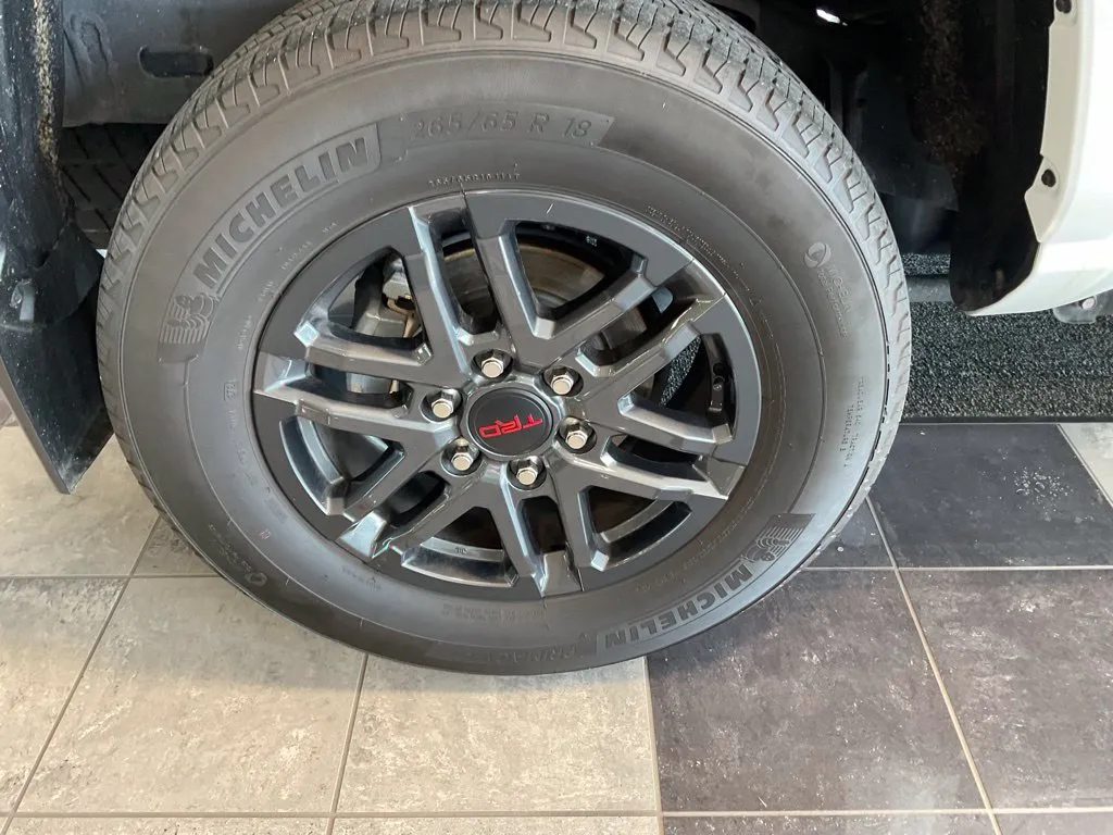 Toyota Tacoma photo 7
