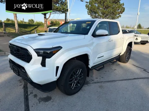 White 2024 Toyota Tacoma TRD Sport for sale in Kansas City, MO