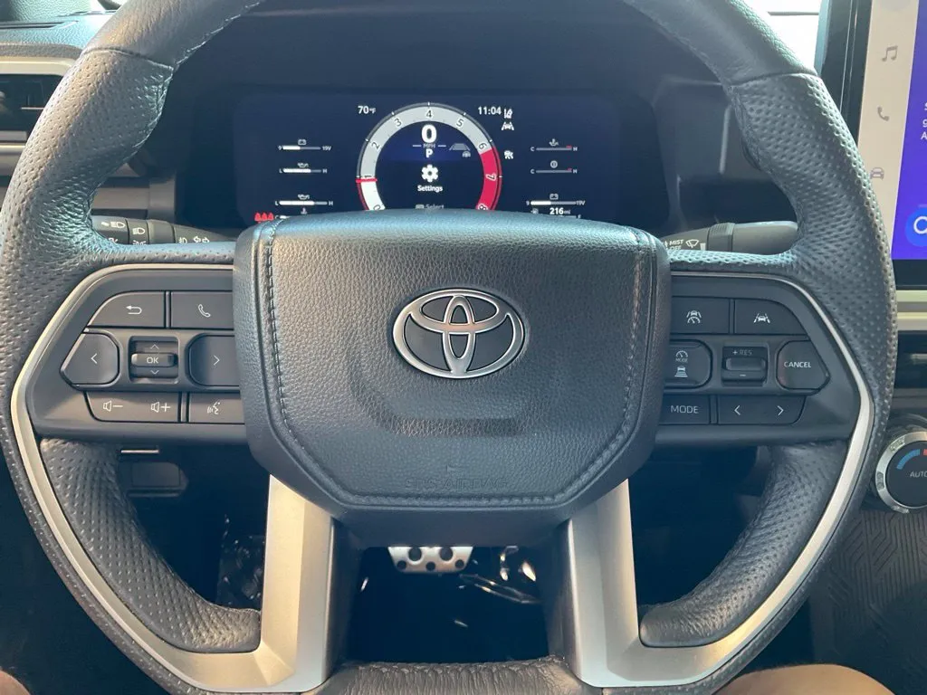 Toyota Tacoma photo 11