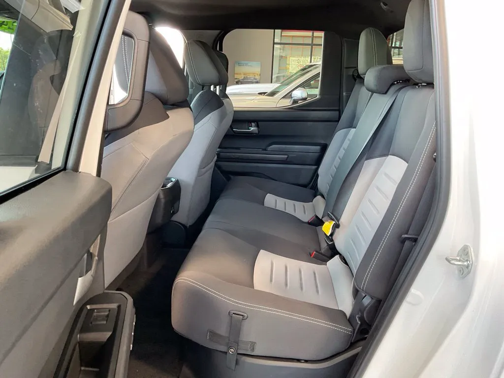 Toyota Tacoma photo 21