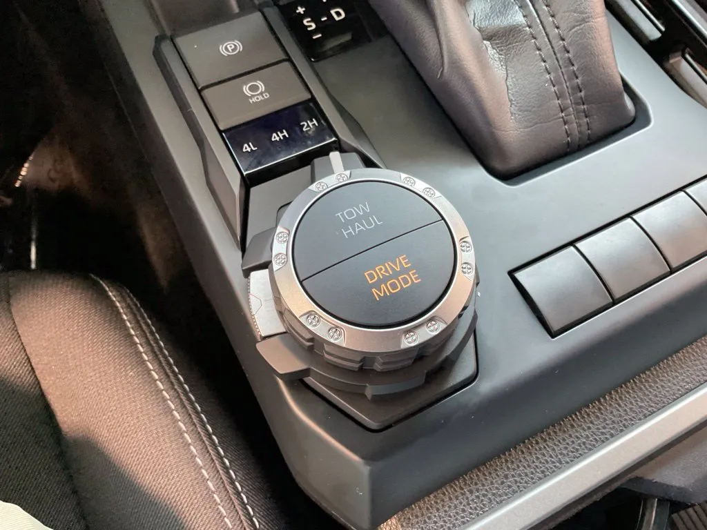 Toyota Tacoma photo 17