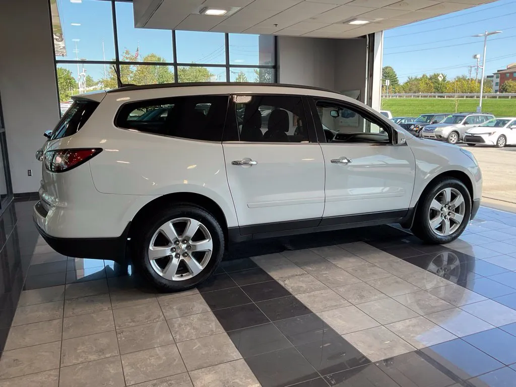 Chevrolet Traverse photo 6