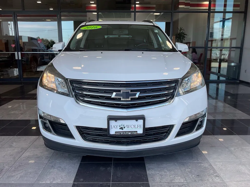 Chevrolet Traverse photo 2