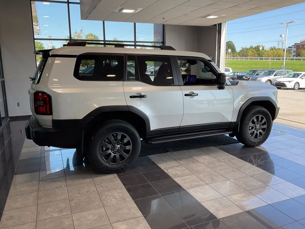 Toyota Land Cruiser photo 6