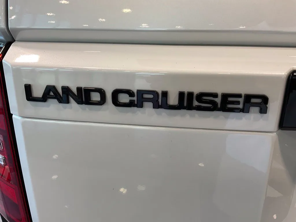 Toyota Land Cruiser photo 24