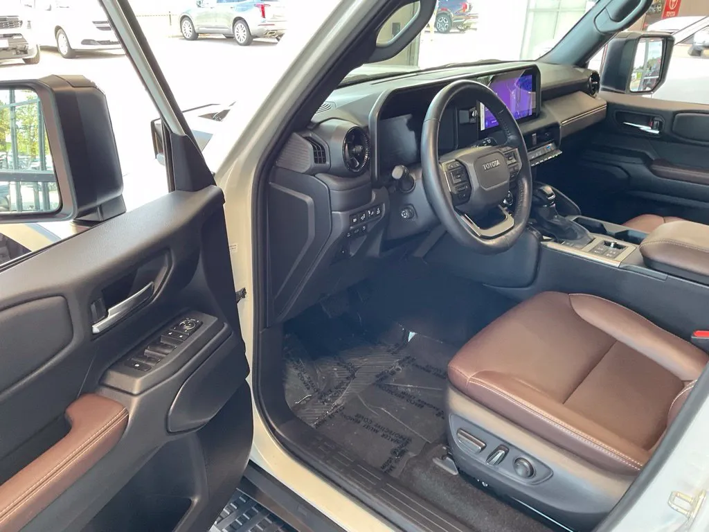 Toyota Land Cruiser photo 9