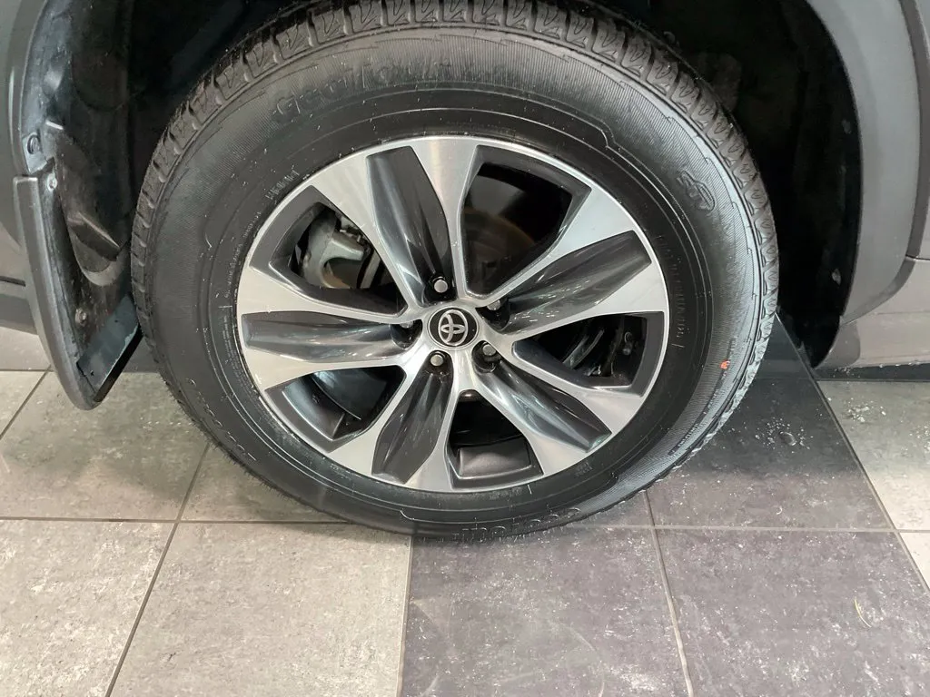 Toyota Highlander photo 7