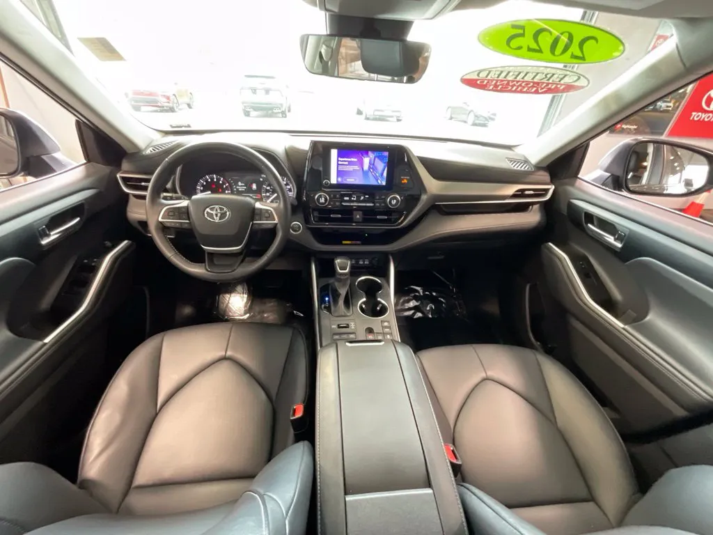 Toyota Highlander photo 8