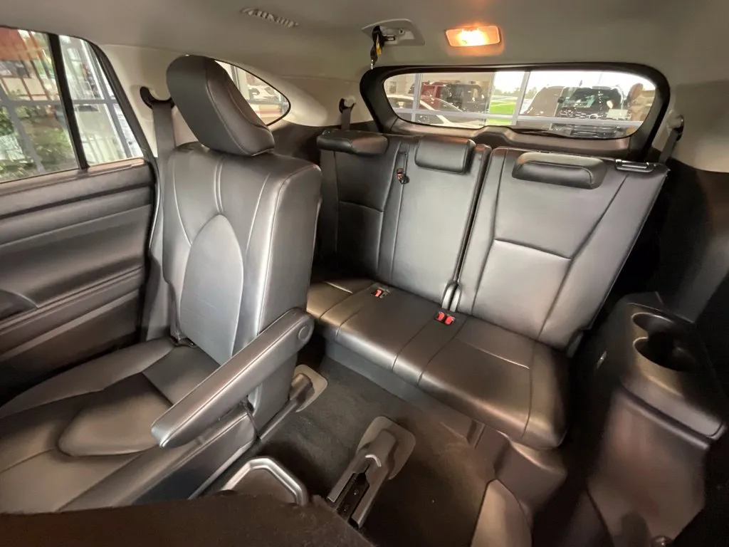 Toyota Highlander photo 23