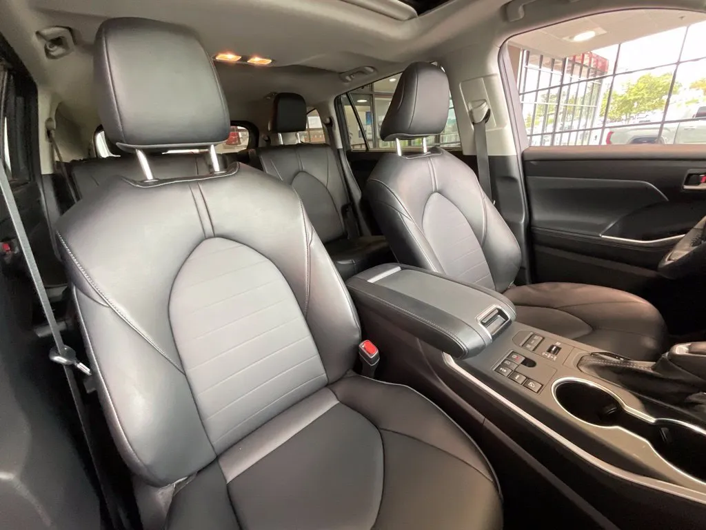 Toyota Highlander photo 19