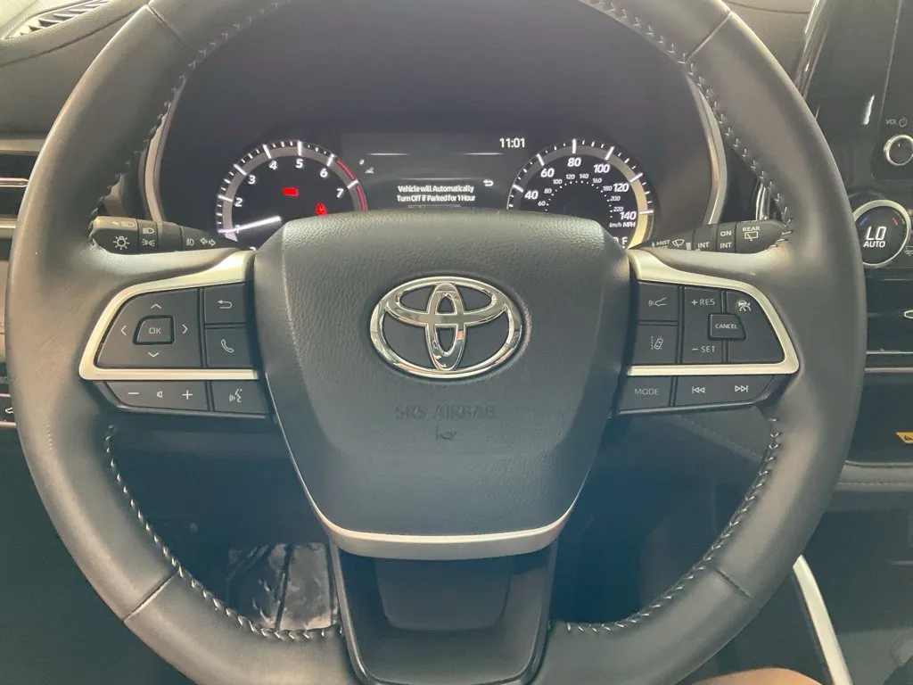 Toyota Highlander photo 11