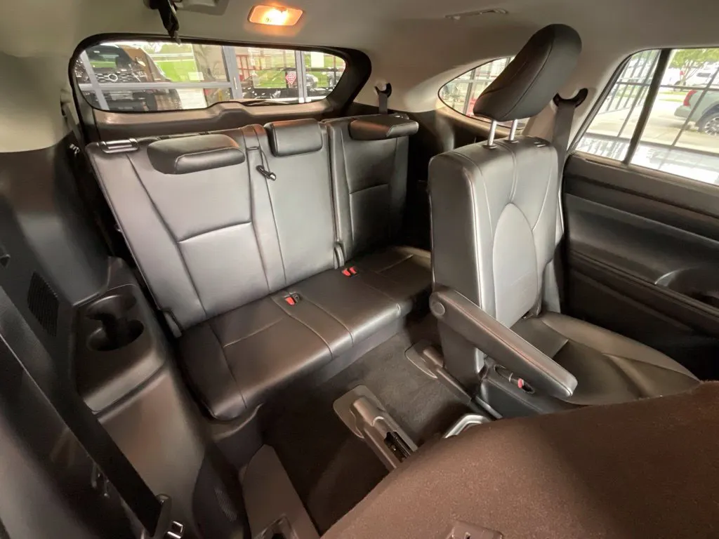 Toyota Highlander photo 21