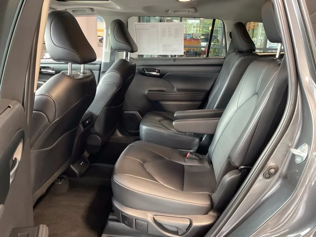 Toyota Highlander photo 22
