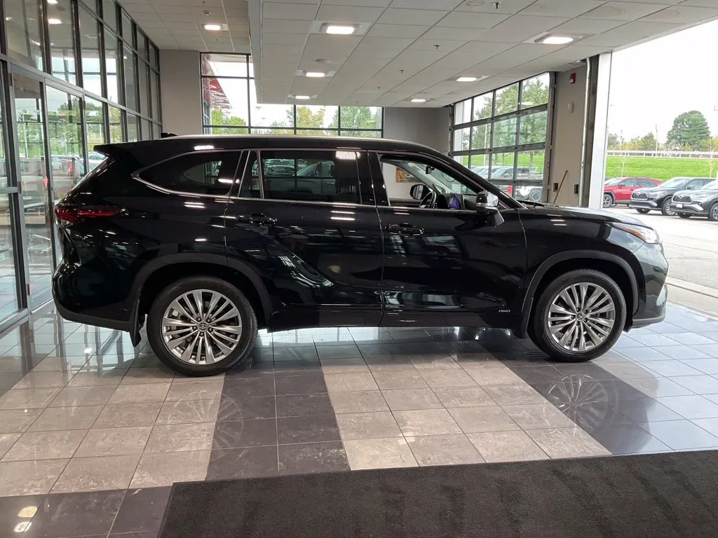 Toyota Highlander photo 6