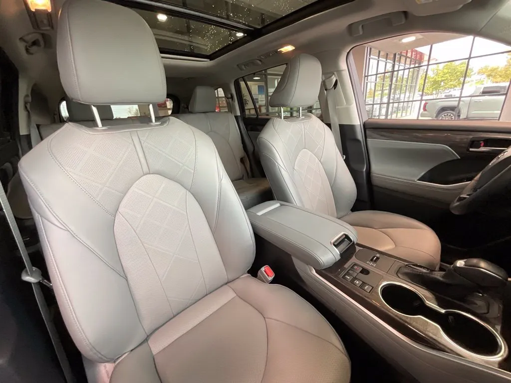 Toyota Highlander photo 19