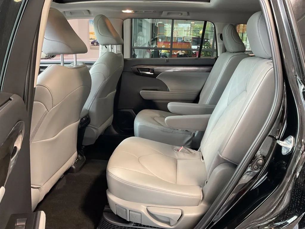 Toyota Highlander photo 22