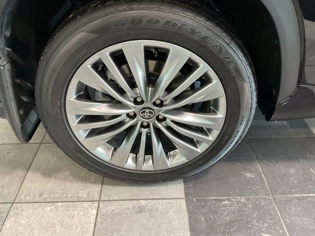 Toyota Highlander photo 7