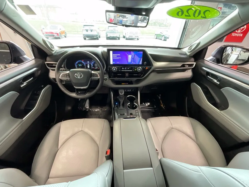 Toyota Highlander photo 8