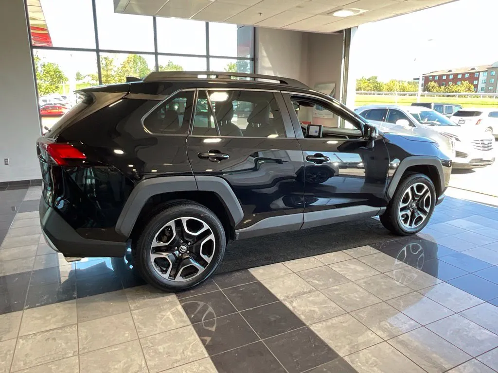 Toyota RAV4 photo 6