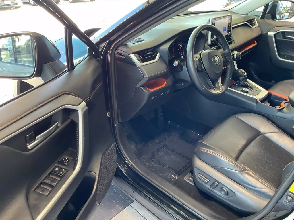 Toyota RAV4 photo 9