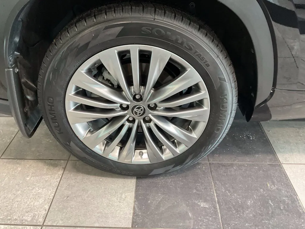 Toyota Highlander photo 7
