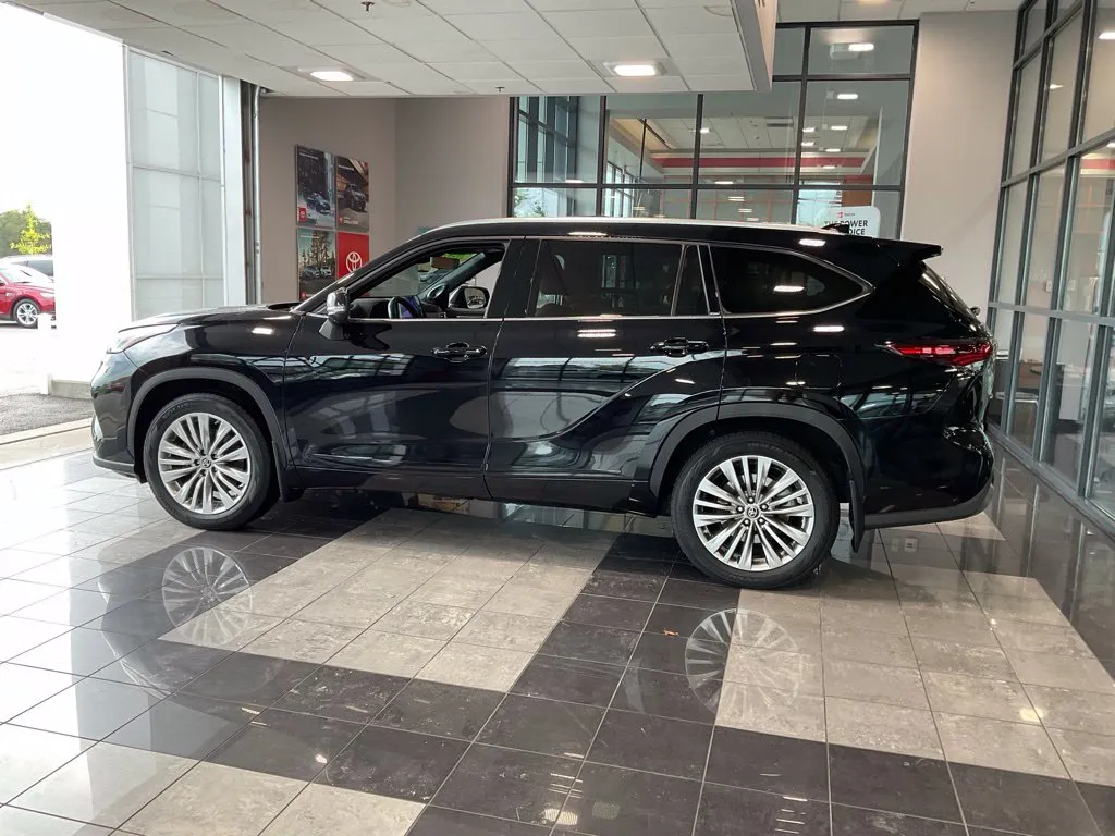 Toyota Highlander photo 4