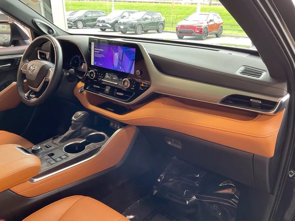 Toyota Highlander photo 18