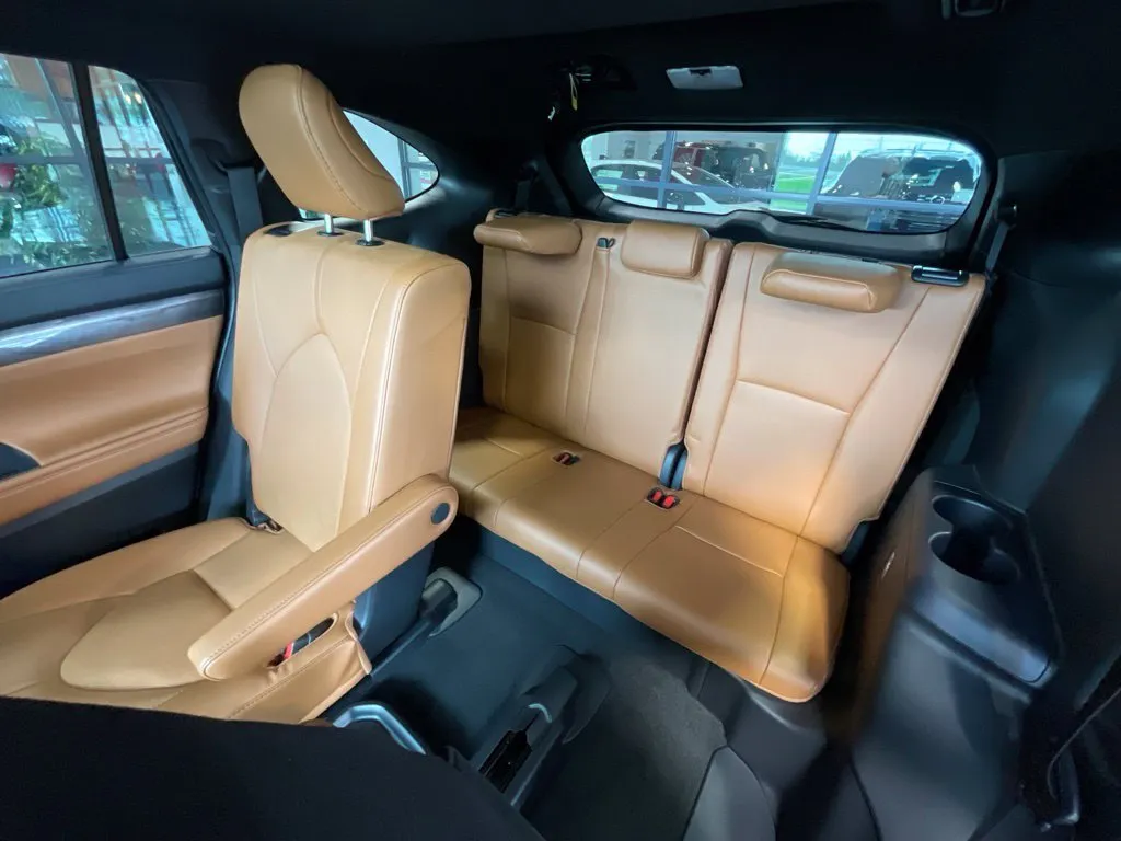 Toyota Highlander photo 23