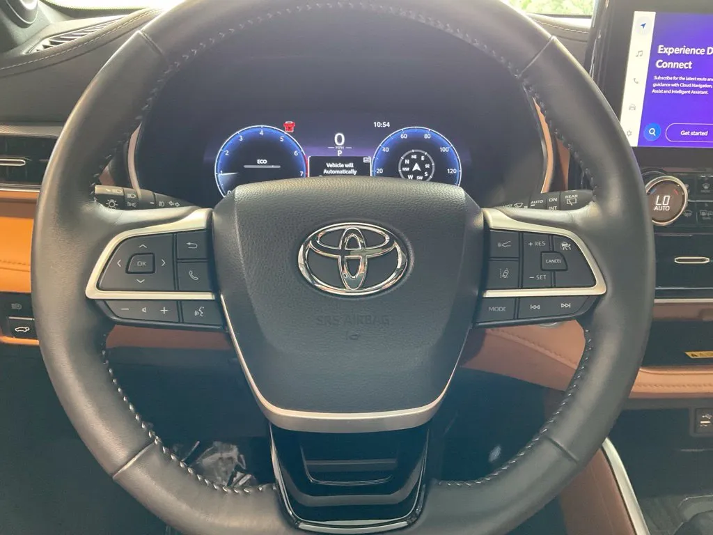 Toyota Highlander photo 11
