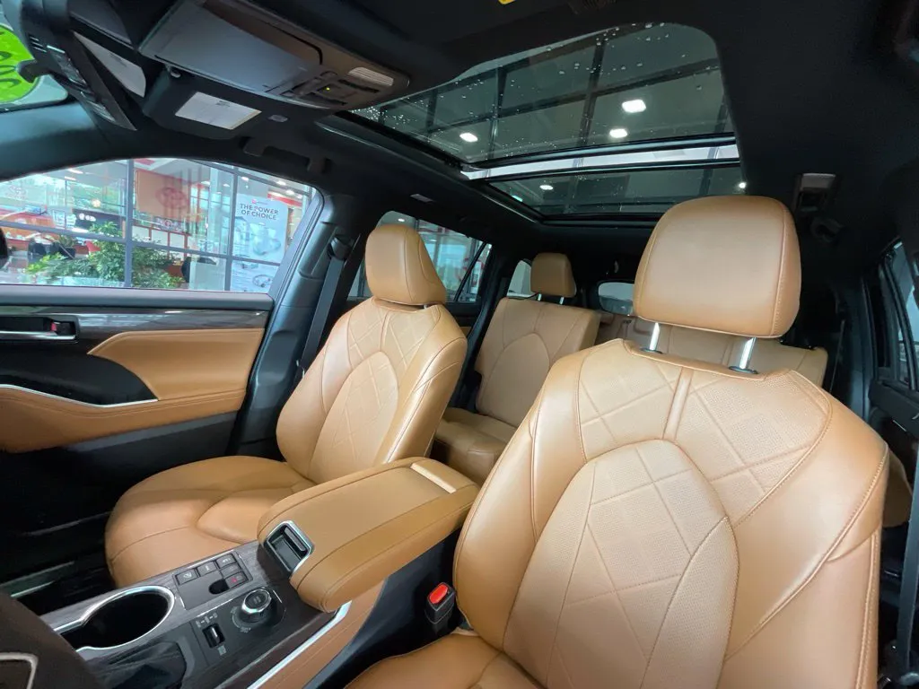 Toyota Highlander photo 10