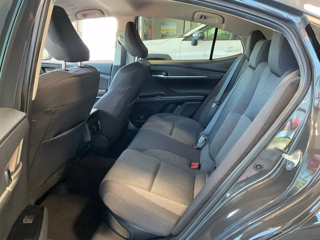 Toyota Camry photo 21