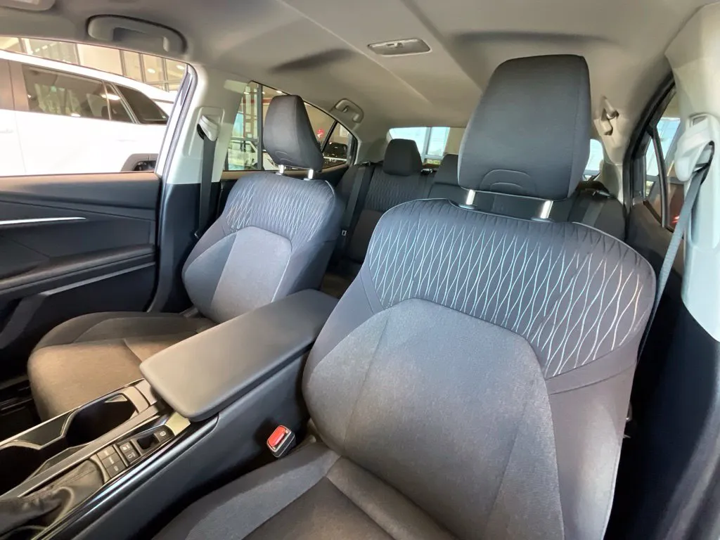 Toyota Camry photo 10