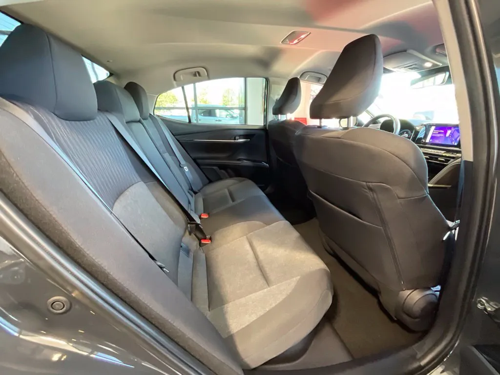Toyota Camry photo 20