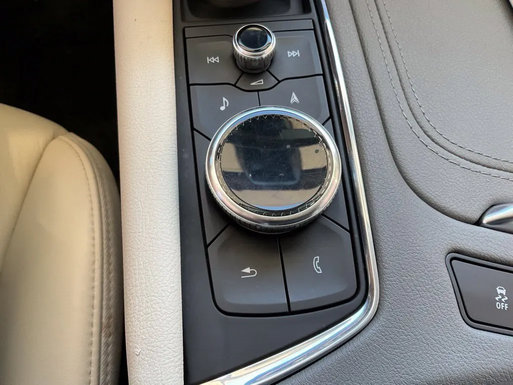 Cadillac XT6 photo 18
