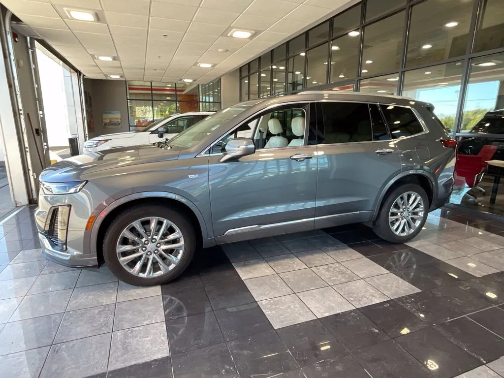 Cadillac XT6 photo 3