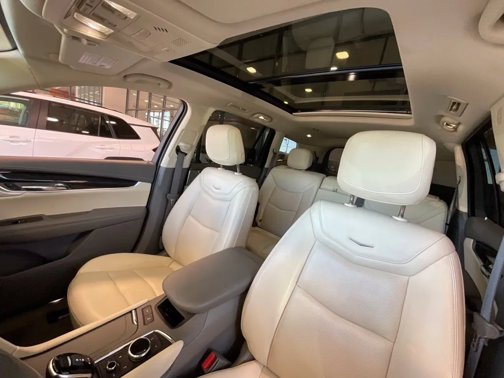 Cadillac XT6 photo 10