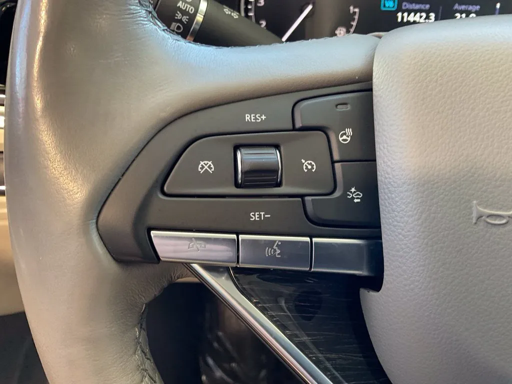 Cadillac XT6 photo 12