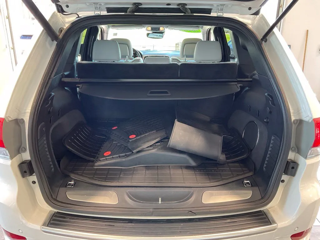 Jeep Grand Cherokee photo 23