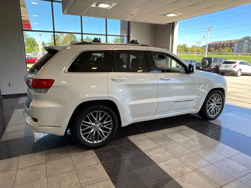 Jeep Grand Cherokee photo 6