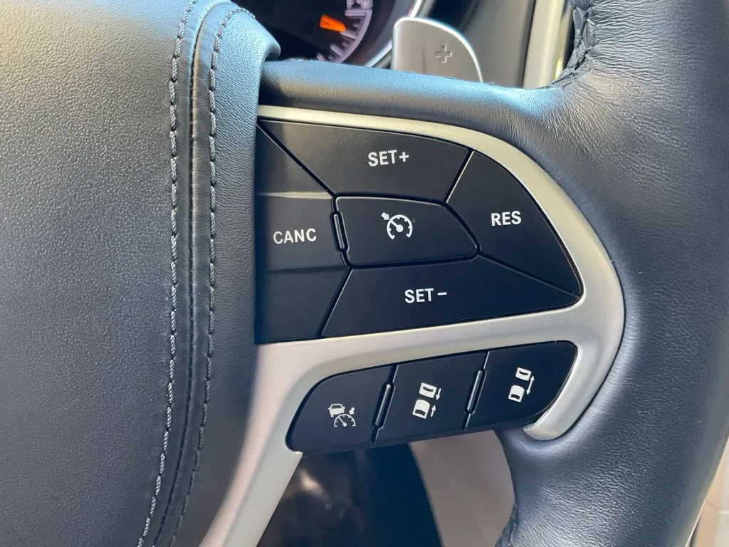 Jeep Grand Cherokee photo 13