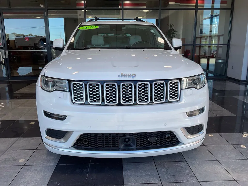 Jeep Grand Cherokee photo 2
