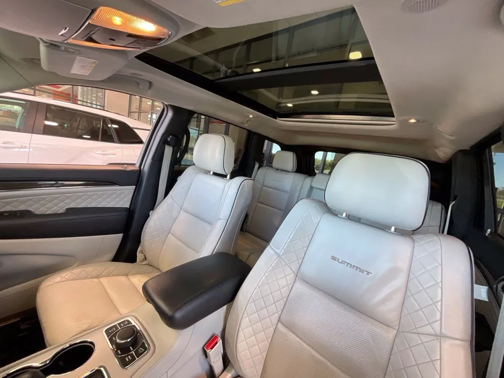 Jeep Grand Cherokee photo 10