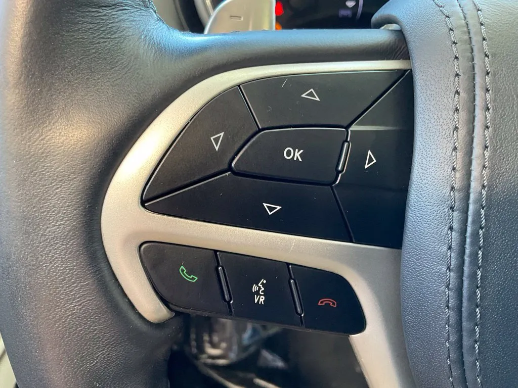 Jeep Grand Cherokee photo 12