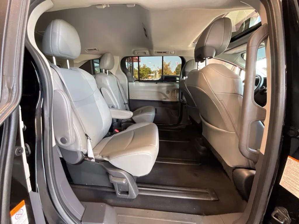 Toyota Sienna photo 20