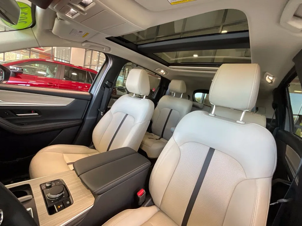 Mazda CX-90 photo 9