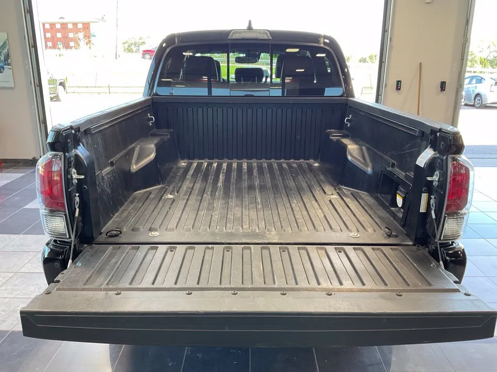 Toyota Tacoma photo 5