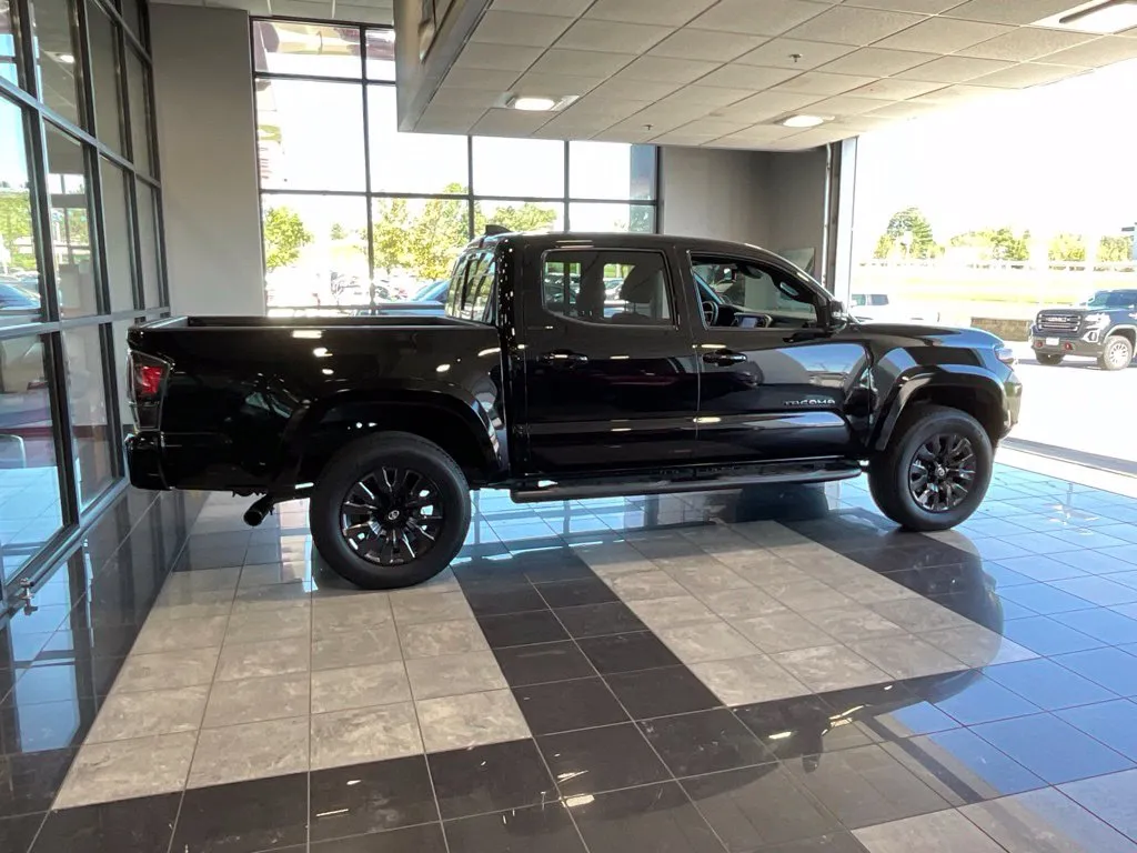 Toyota Tacoma photo 6