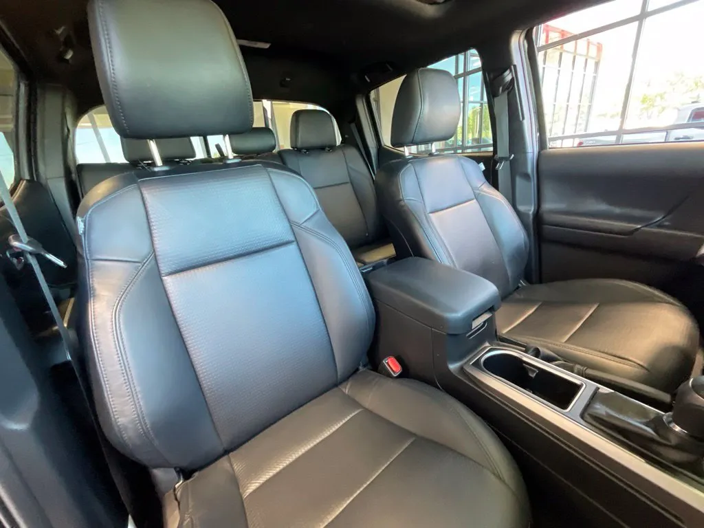Toyota Tacoma photo 20