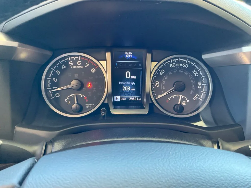 Toyota Tacoma photo 14